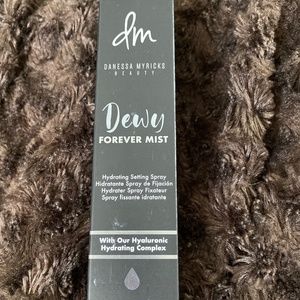 Danessa Myricks Dewy Forever Mist